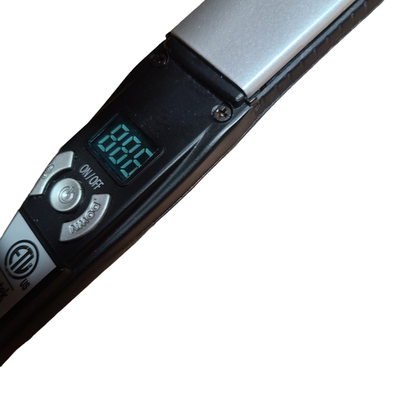 Vidal Sassoon digital hair straightener - Picture 2 of 6